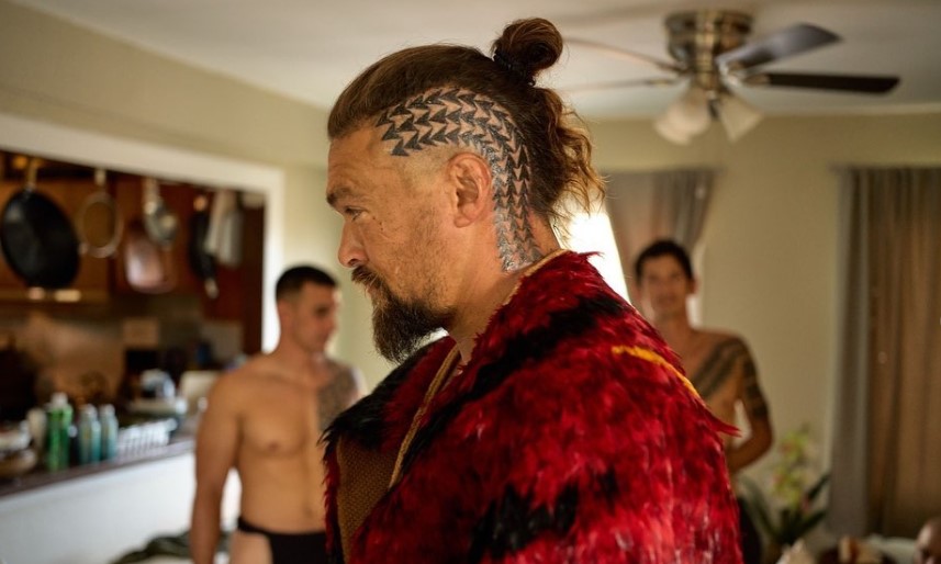 Jason Momoa se hace un tatuaje en la cabeza y sus fans lo acusan de perder su encanto